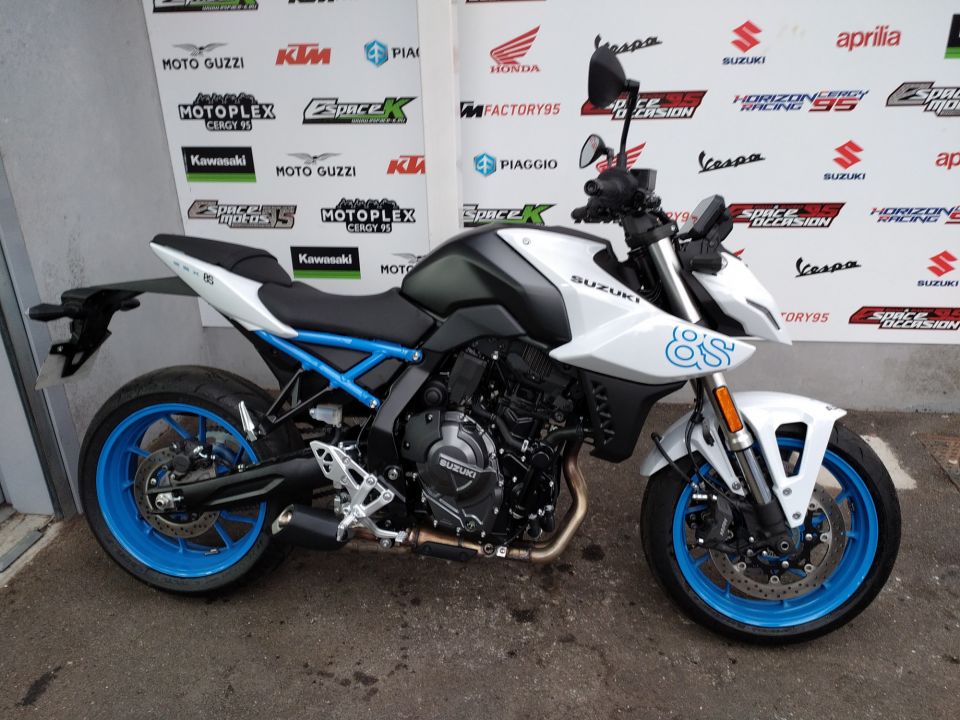 SUZUKI GSX-8S A2 (OU FULL) 4