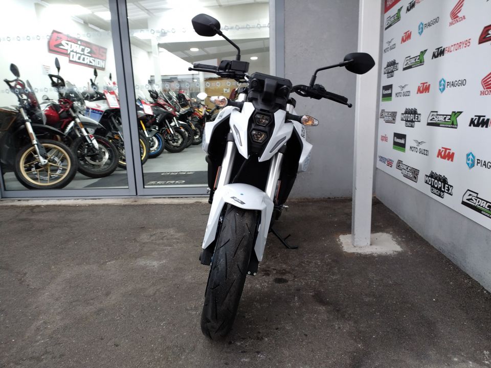 SUZUKI GSX-8S A2 (OU FULL) 4