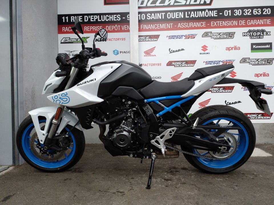 SUZUKI GSX-8S A2 (OU FULL) 4