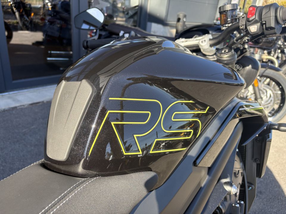 TRIUMPH STREET TRIPLE 765 RS 4