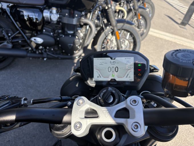 TRIUMPH STREET TRIPLE 765 RS 4