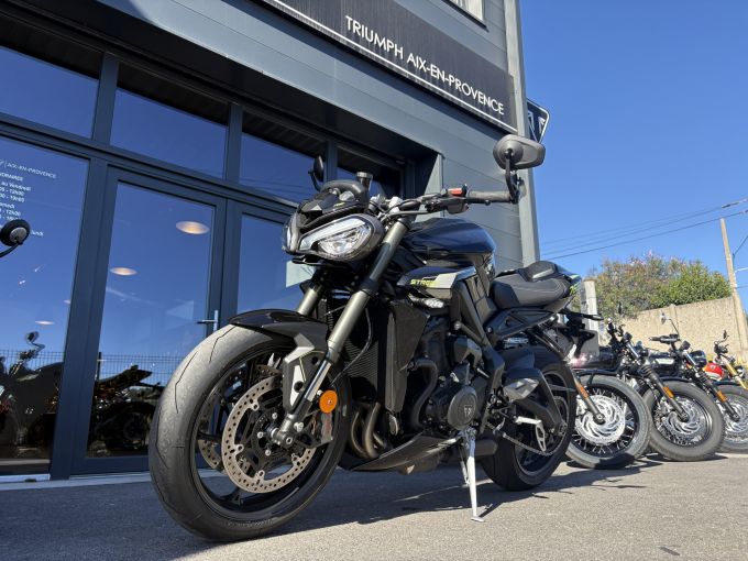 TRIUMPH STREET TRIPLE 765 RS 4
