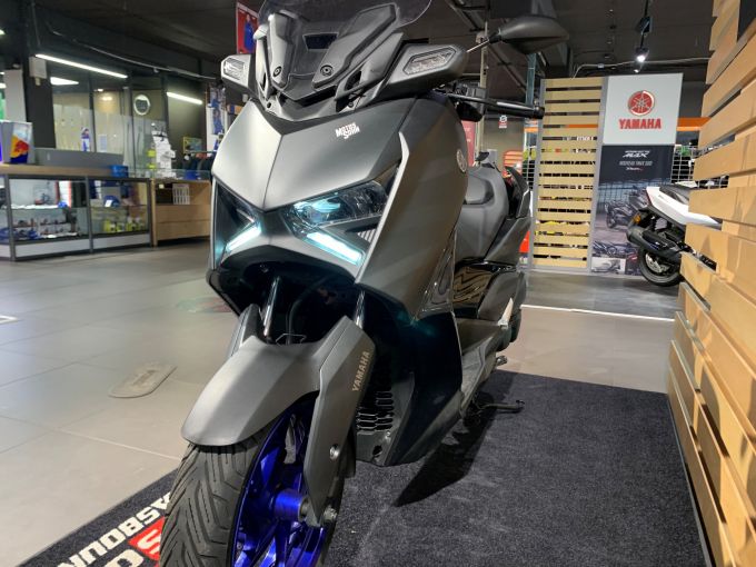 YAMAHA XMAX 125 4