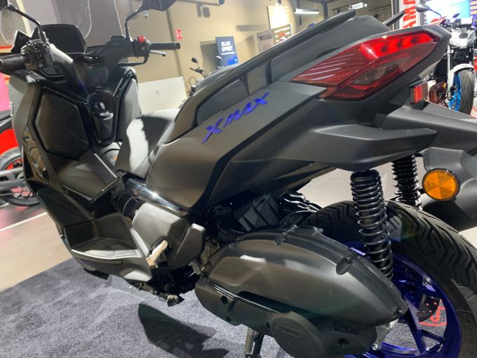 YAMAHA XMAX 125 4