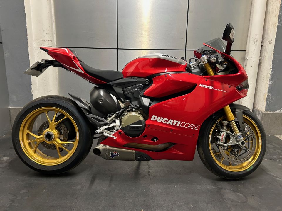 DUCATI PANIGALE 1199 S 4