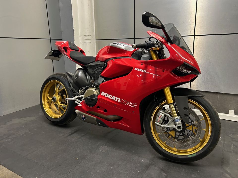 DUCATI PANIGALE 1199 S 4