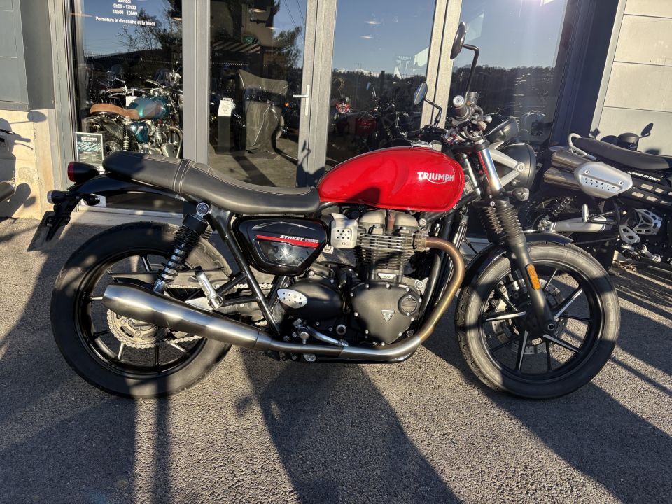 TRIUMPH STREET TWIN  900 4
