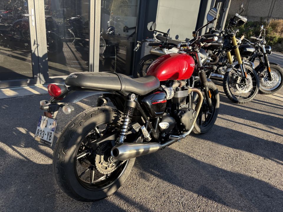 TRIUMPH STREET TWIN  900 4
