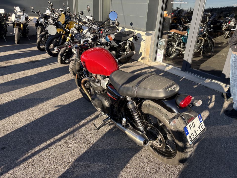 TRIUMPH STREET TWIN  900 4