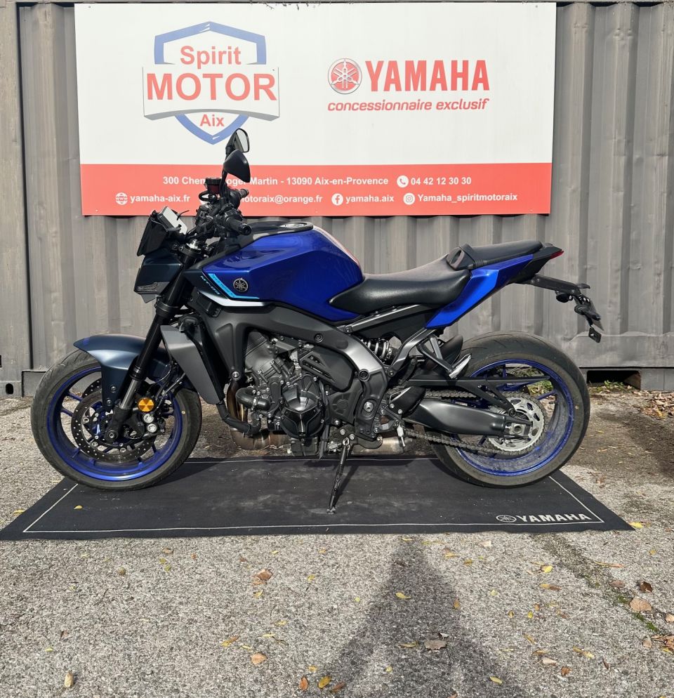 YAMAHA MT-09  Y-AMT 4