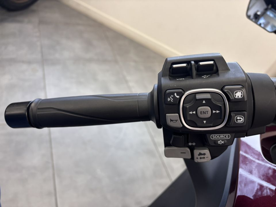 HONDA GL 1800 GOLDWING DCT 4