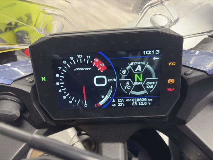 SUZUKI GSX-S 1000 GT 4
