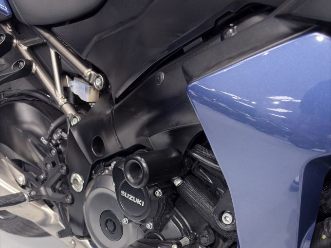SUZUKI GSX-S 1000 GT 4
