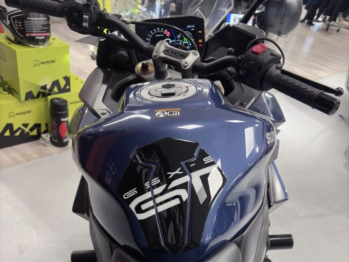 SUZUKI GSX-S 1000 GT 4