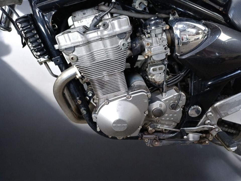 SUZUKI GSF 650 N BANDIT 4