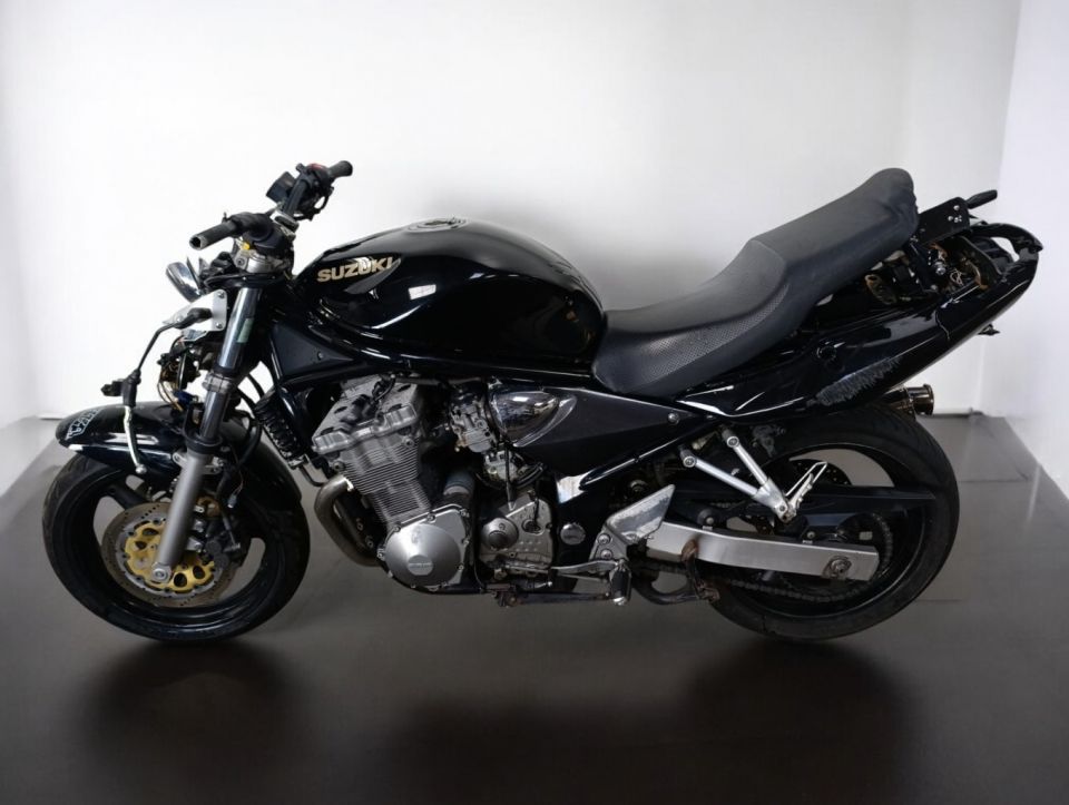 SUZUKI GSF 650 N BANDIT 4