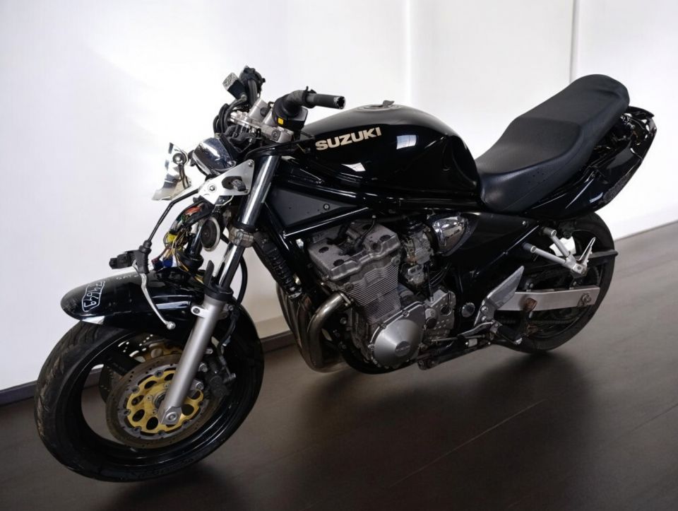 SUZUKI GSF 650 N BANDIT 4