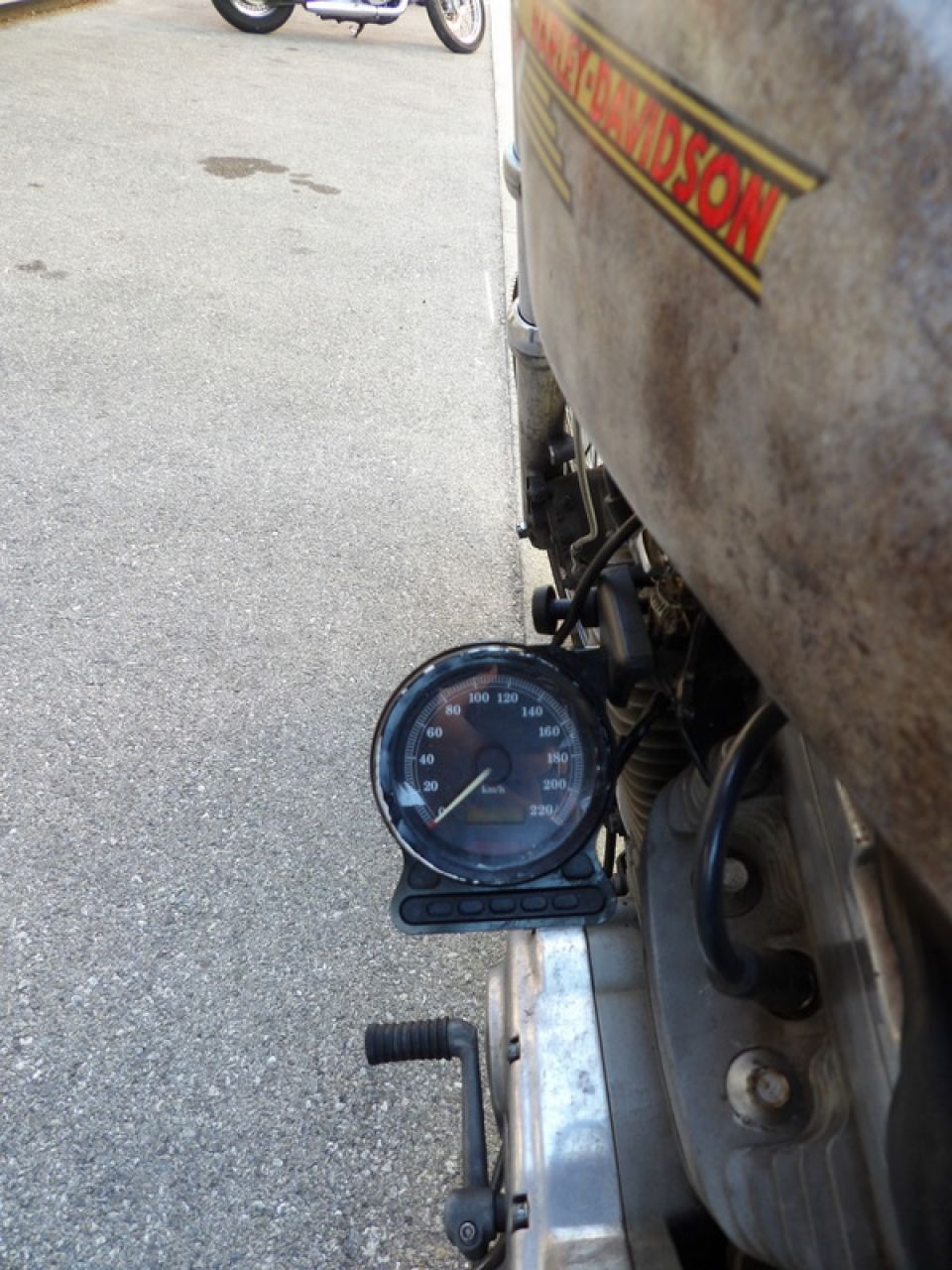 HARLEY-DAVIDSON SPORTSTER 883 4