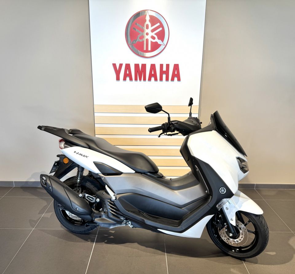 YAMAHA NMAX 125 4