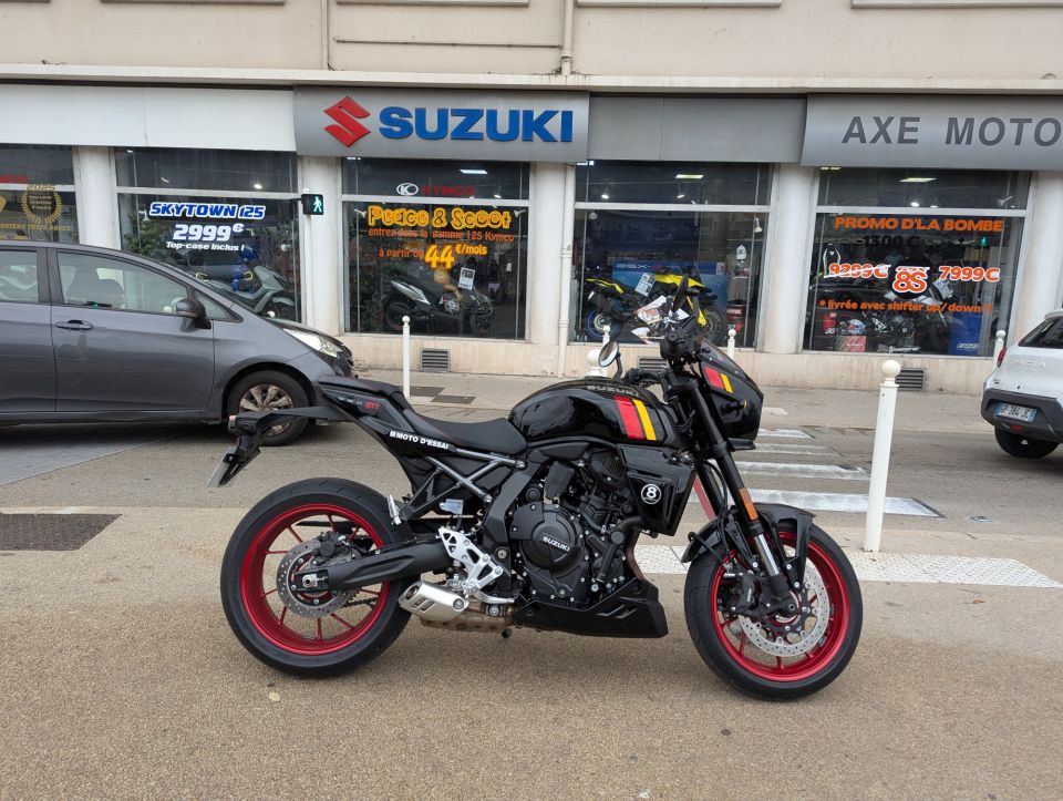 SUZUKI GSX-8TT 4