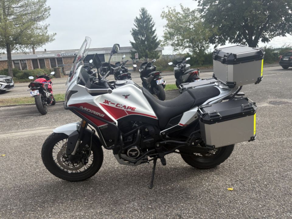 MOTO MORINI X CAPE 650 4