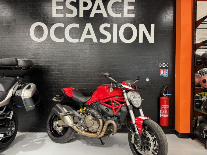 DUCATI MONSTER 821 4
