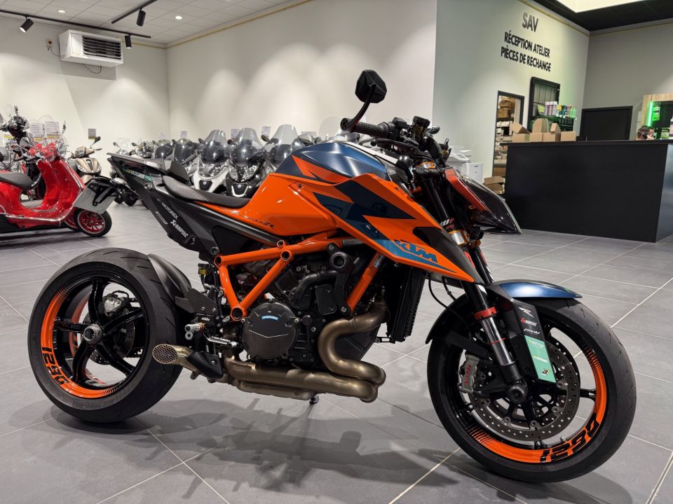 KTM 1290 SUPER DUKE R 4