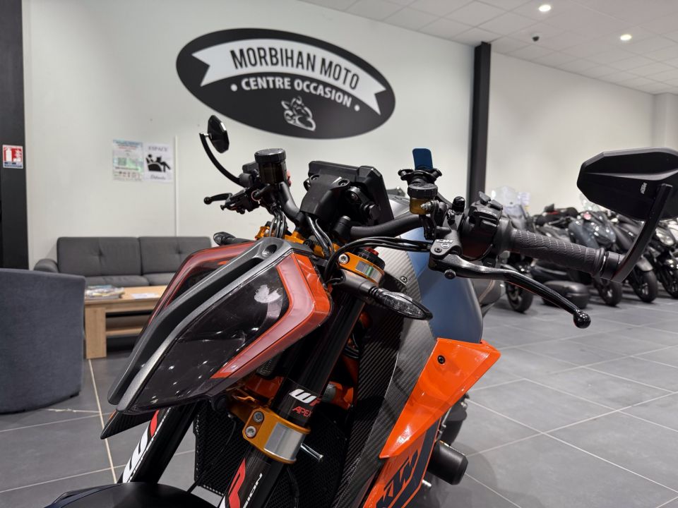 KTM 1290 SUPER DUKE R 4