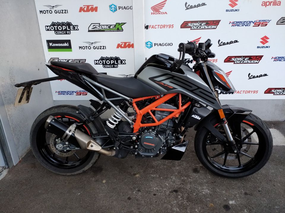 KTM 125 DUKE ABS 4