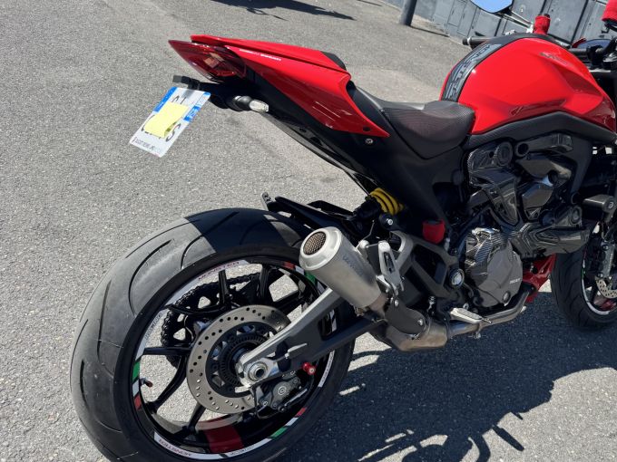 DUCATI MONSTER 937 4