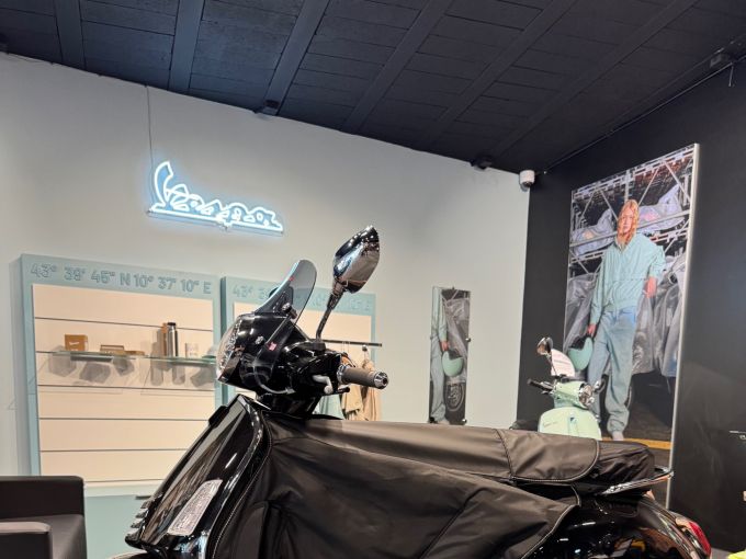 VESPA GTS 125IE SUPER 4