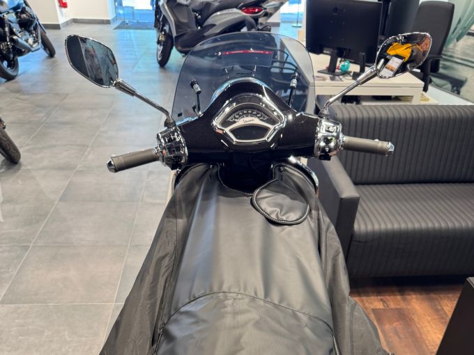 VESPA GTS 125IE SUPER 4