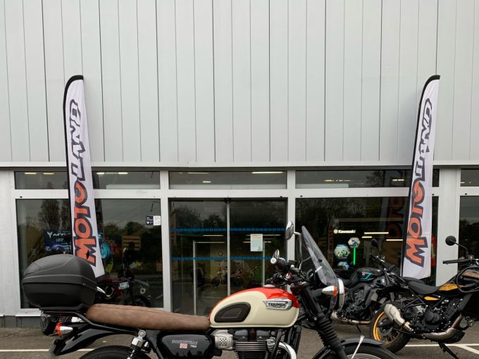 TRIUMPH BONNEVILLE T100 900 4