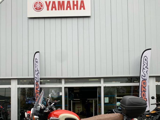 TRIUMPH BONNEVILLE T100 900 4