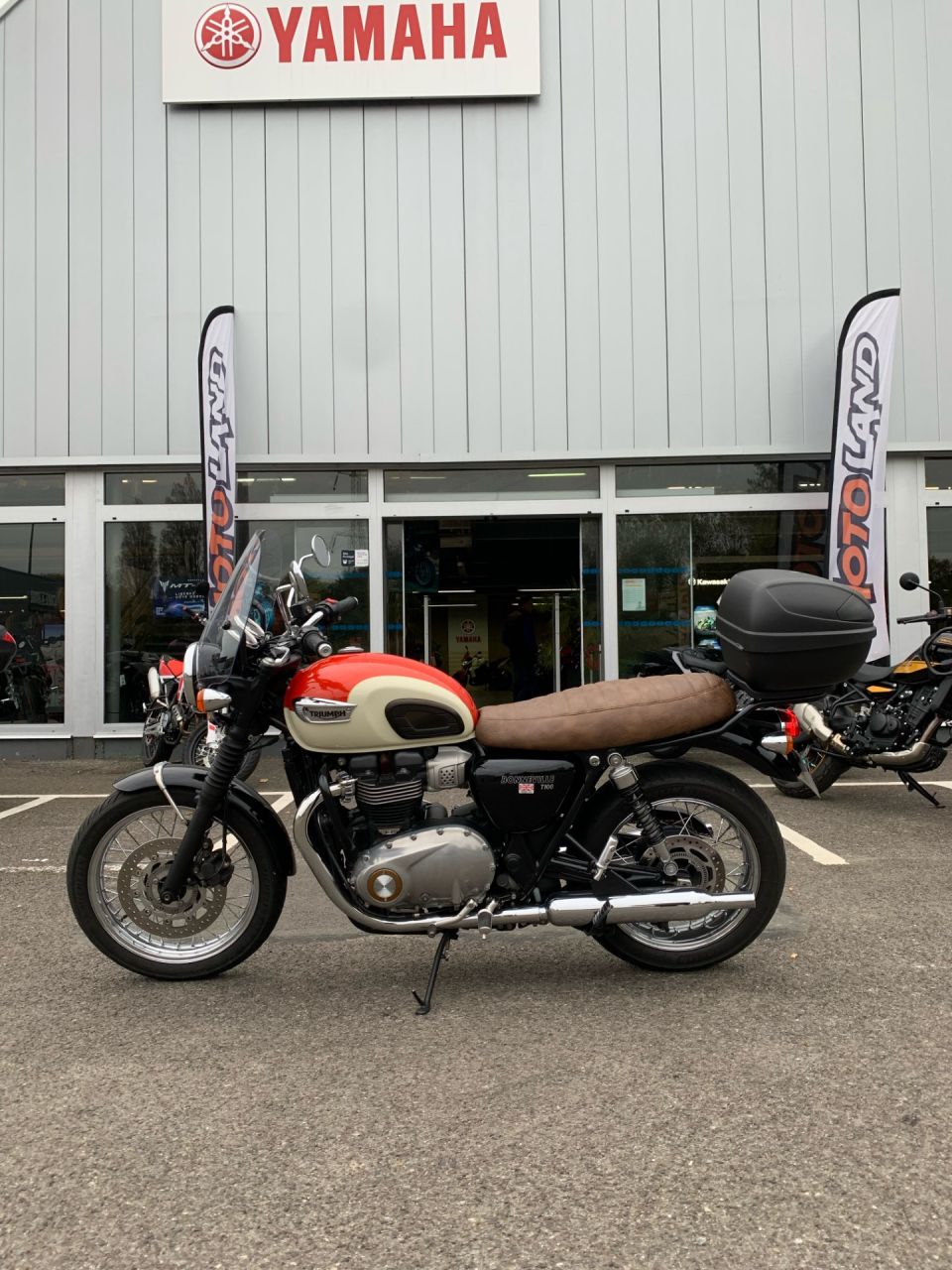 TRIUMPH BONNEVILLE T100 900 4