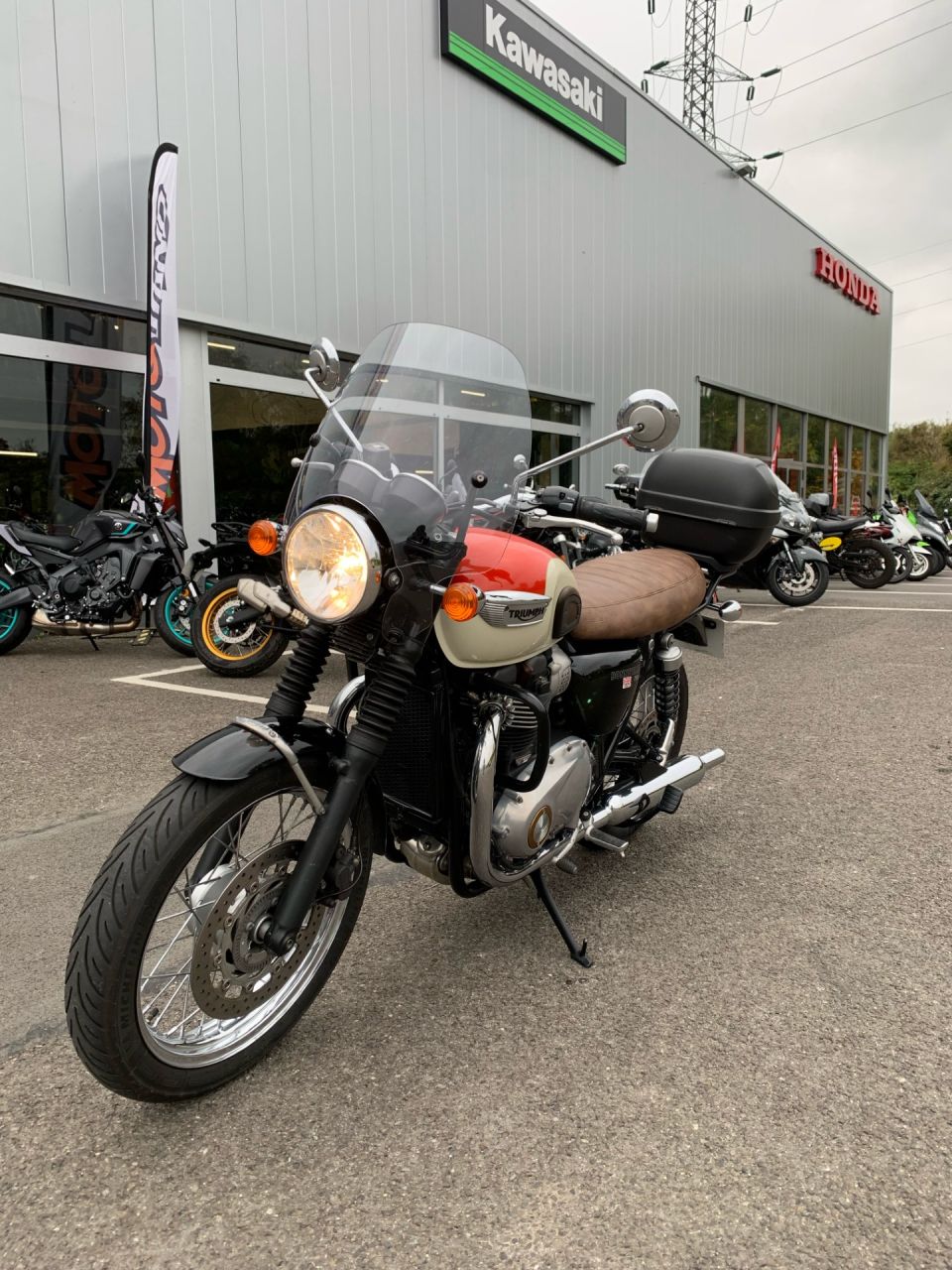TRIUMPH BONNEVILLE T100 900 4