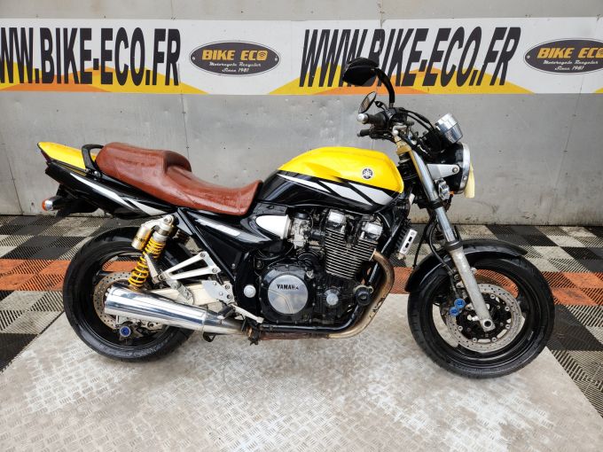 YAMAHA XJR 1300 SP 4
