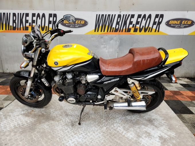 YAMAHA XJR 1300 SP 4