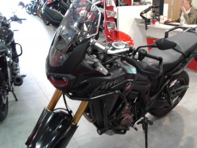 HONDA Africa Twin CRF1000L 4