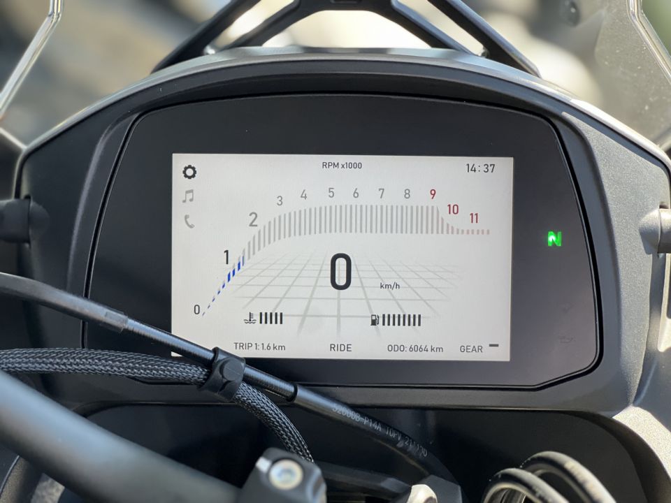 MOTO MORINI X-cape 650 4