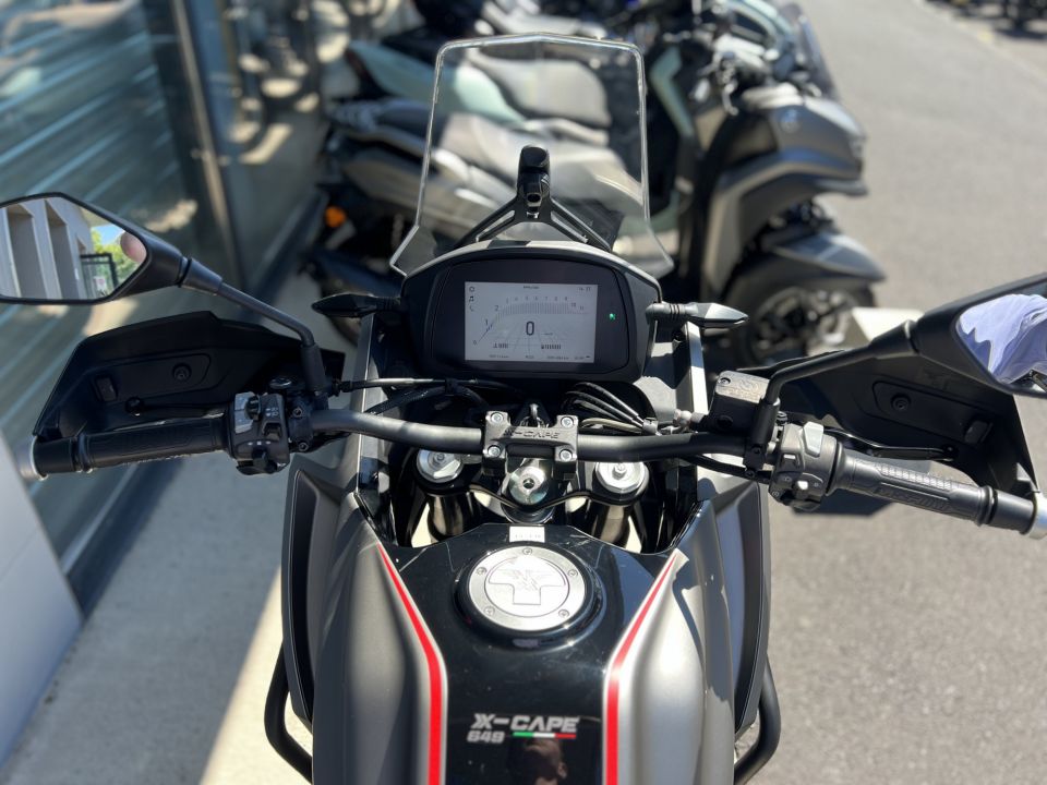MOTO MORINI X-cape 650 4