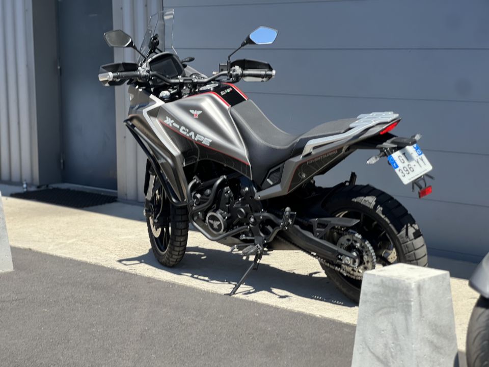 MOTO MORINI X-cape 650 4