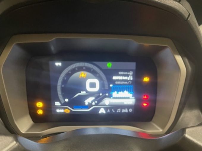 PIAGGIO MP3 530 HPE EXCLUSIVE 4