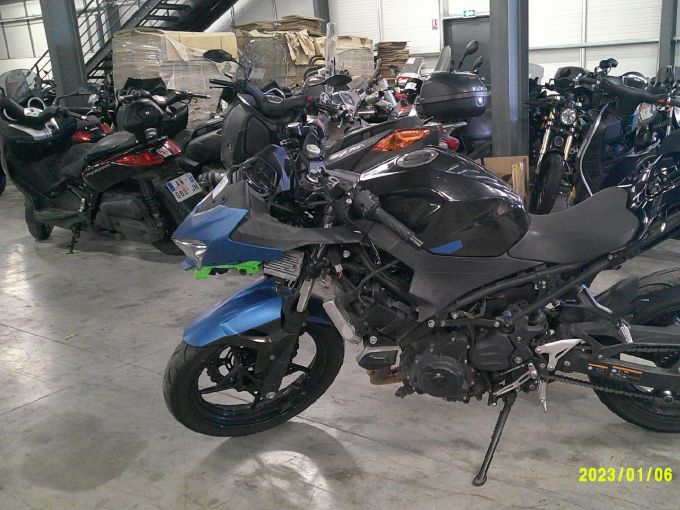 KAWASAKI NINJA 400 4
