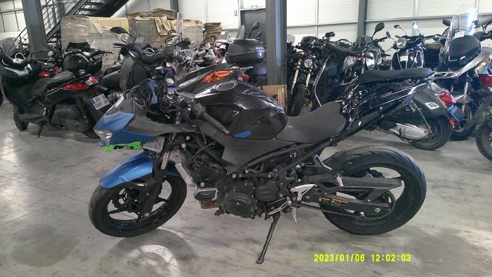 KAWASAKI NINJA 400 4