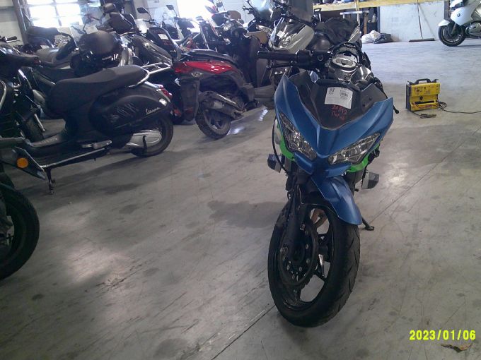 KAWASAKI NINJA 400 4