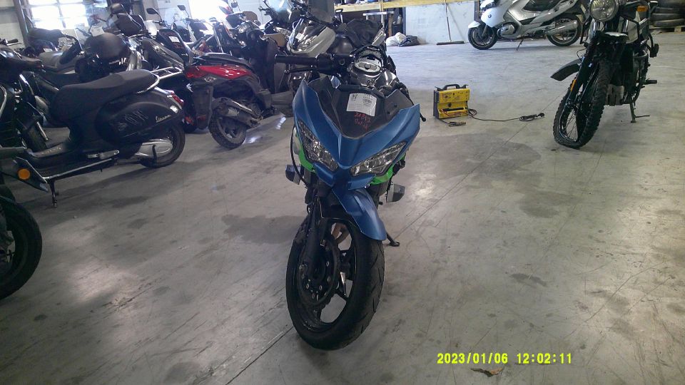 KAWASAKI NINJA 400 4