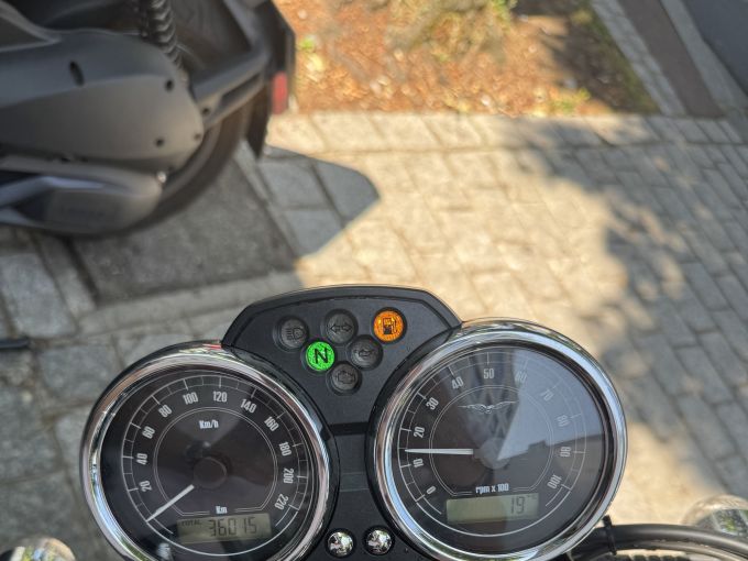 MOTO GUZZI V7 II SPECIAL 4