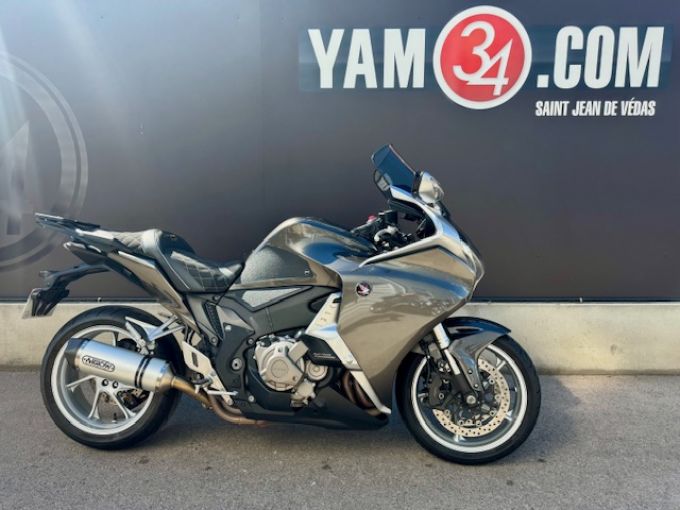 HONDA VFR 1200 F 4