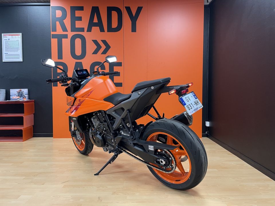 KTM 990 DUKE 4